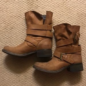 Steve Madden tan boots size 7 LAST CHANCE